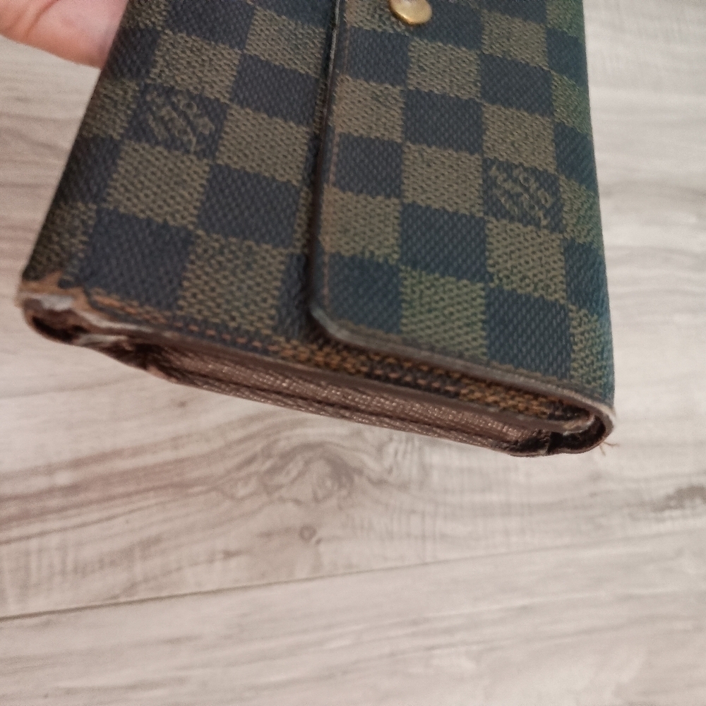 Louis Vuitton Damier Ebene Sarah Wallet - Picture 5 of 15